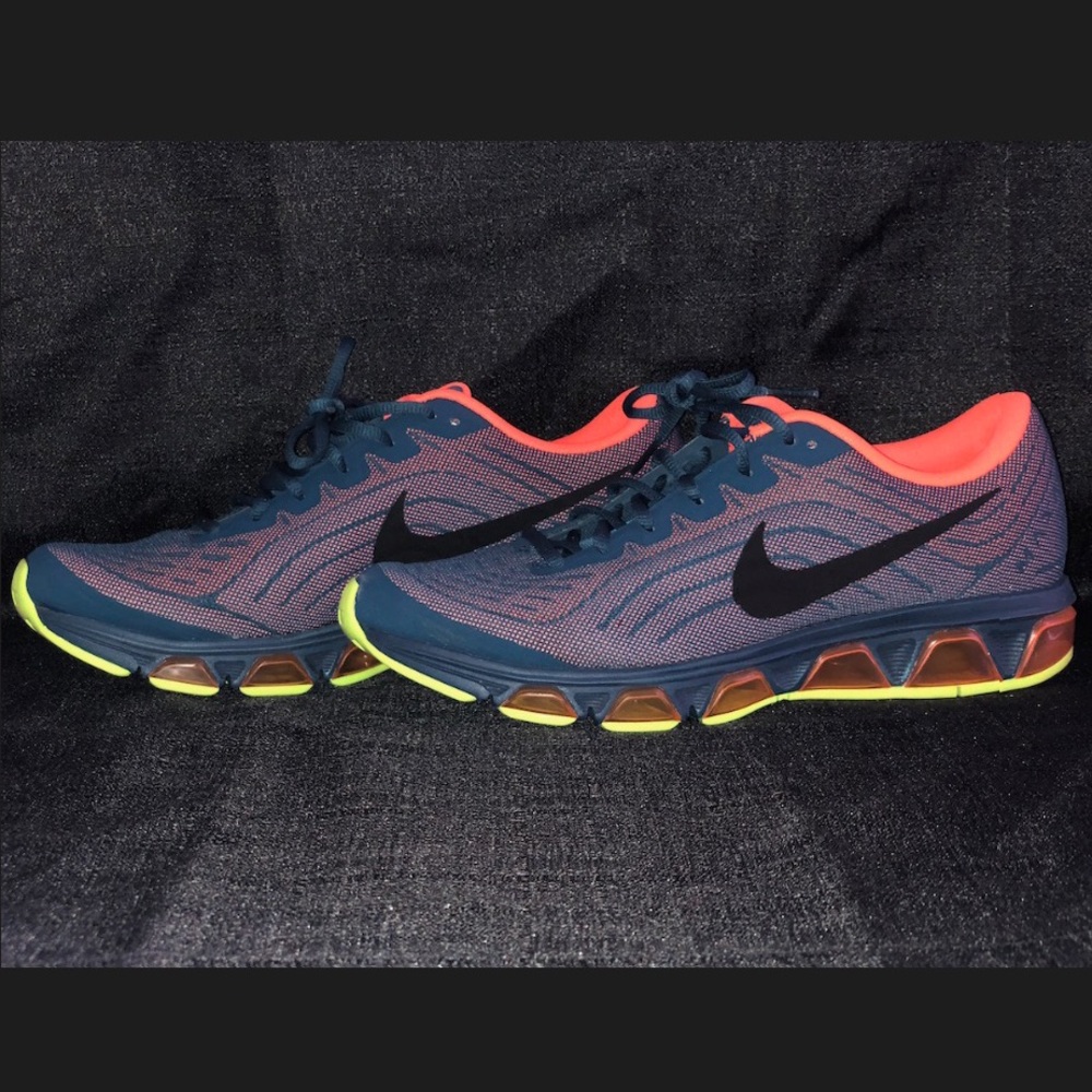 Nike tailwind 6